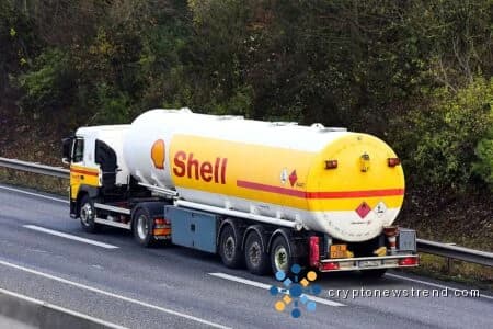Shell (SHEL) Stock Drops Despite Strong Q1 Earnings: Production Decline and Peace Talks Take Center Stage