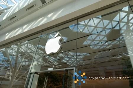 Apple (AAPL) Stock: Tech Giant Eyes Intel and Samsung for US Chip Production