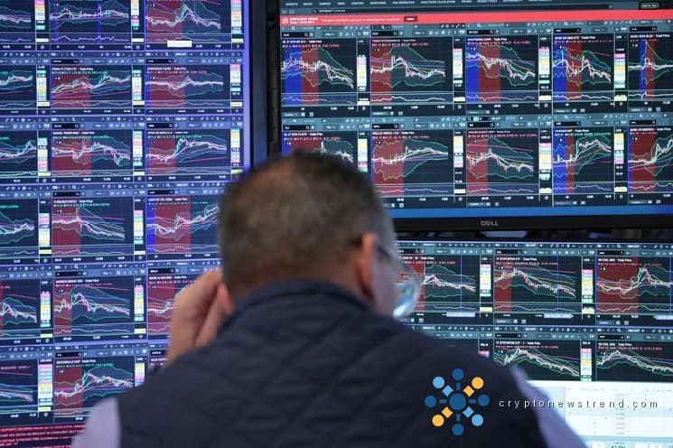 Bitcoin dips to $60k as AI trade pulls investor capital